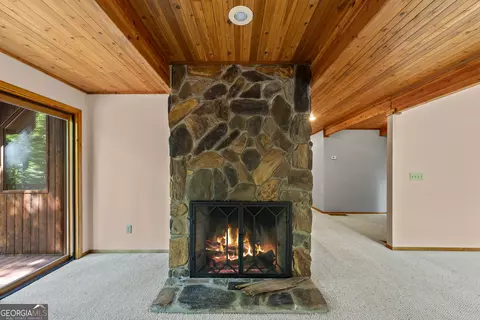 Living - 3014 Prather Bridge Rd, Toccoa, GA 30577 photo 4 of 17