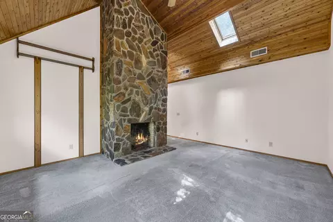 Living - 3014 Prather Bridge Rd, Toccoa, GA 30577 photo 11 of 17