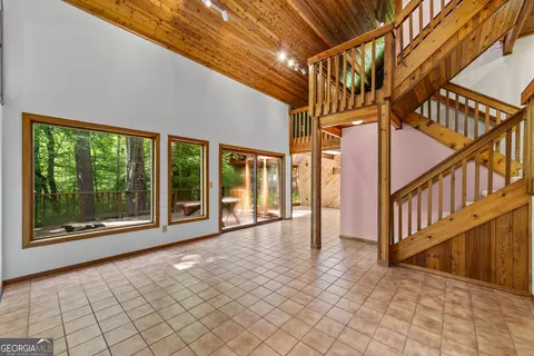 Living - 3014 Prather Bridge Rd, Toccoa, GA 30577 photo 7 of 17