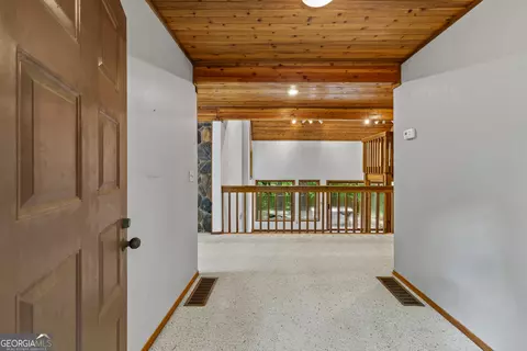 Entry Way - 3014 Prather Bridge Rd, Toccoa, GA 30577 photo 6 of 9