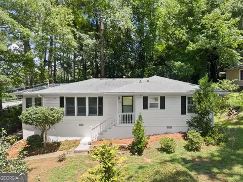 220 Woods Dr NE, Marietta, GA 30060