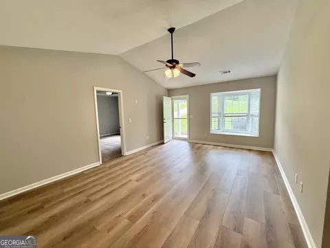 449 Hampton Green Dr, Lagrange, GA 30240 photo 9