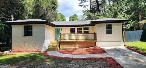 3340 Pinehill Dr, Decatur, GA 30032