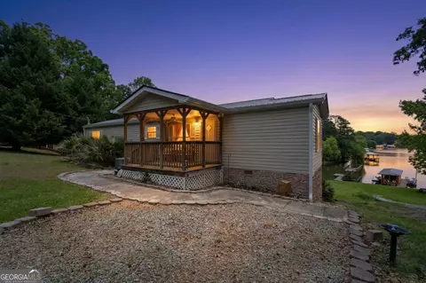 200 Possum Point Dr, Eatonton, GA 31024