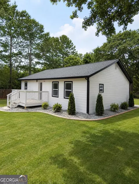 1892 Rockdale Cir, Snellville, GA 30078