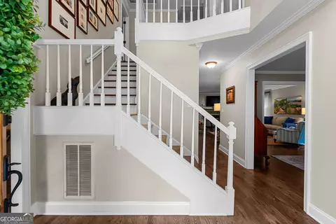 Entry Way - 210 Highland Trl, Lagrange, GA 30240 photo 2 of 7