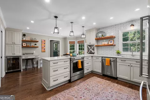 Kitchen - 210 Highland Trl, Lagrange, GA 30240 photo 4 of 7