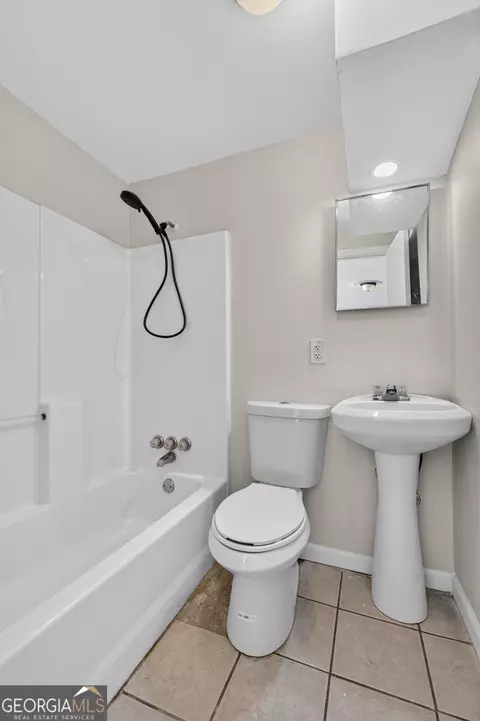 Bath - 93 Floyd Ln, Hampton, GA 30228 photo 4 of 5
