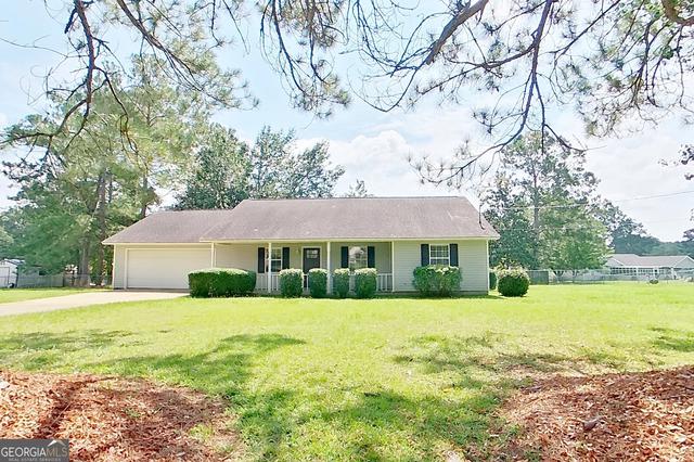 205 Spruce Pine Dr, Thomasville, GA 31757