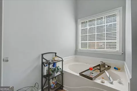 Bath - 75 N Raburn Rd, Bremen, GA 30110 photo 3 of 5