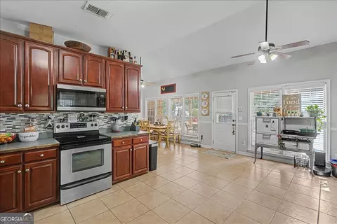 Kitchen - 75 N Raburn Rd, Bremen, GA 30110 photo 6 of 7