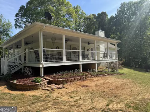 Exterior - 500 Hicks Rd, Toccoa, GA 30577 photo 2 of 11