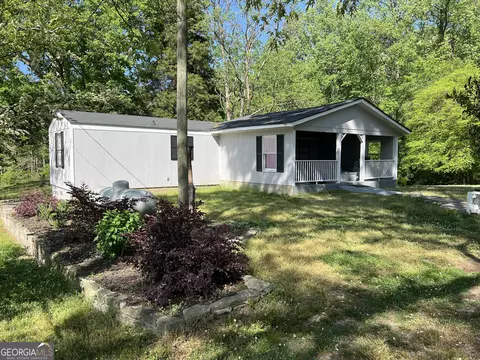 Exterior - 500 Hicks Rd, Toccoa, GA 30577 photo 4 of 11