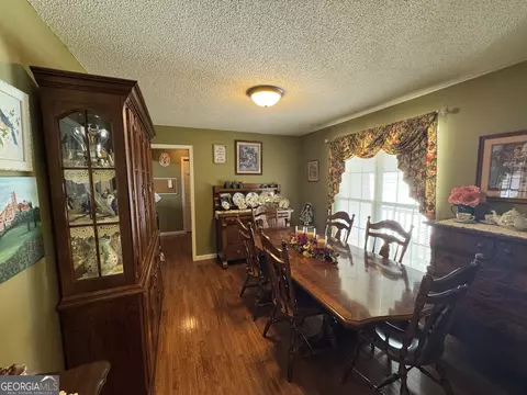Dining - 500 Hicks Rd, Toccoa, GA 30577 photo 1 of 2