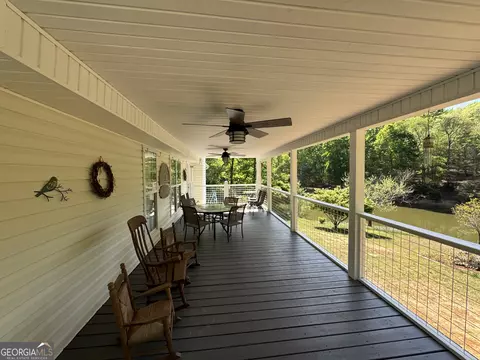 Exterior - 500 Hicks Rd, Toccoa, GA 30577 photo 3 of 11