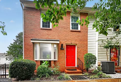 226 High Creek Dr, Roswell, GA 30076