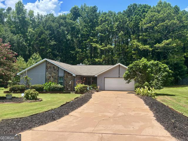 125 Grandchester Way, Fayetteville, GA 30215