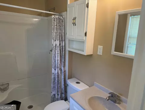 Bath - 224 Pinehill Rd, Dublin, GA 31021 photo 2 of 2