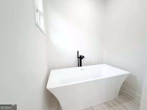 Bath - 357 Bagley Rd, Forsyth, GA 31029 photo 5 of 7