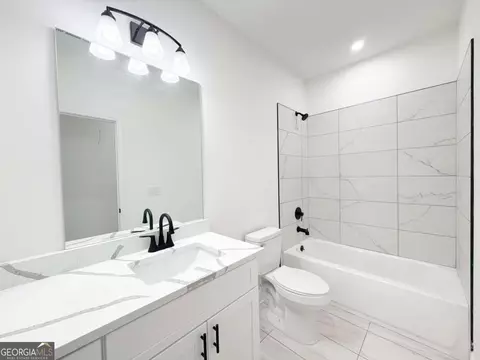 Bath - 357 Bagley Rd, Forsyth, GA 31029 photo 2 of 7