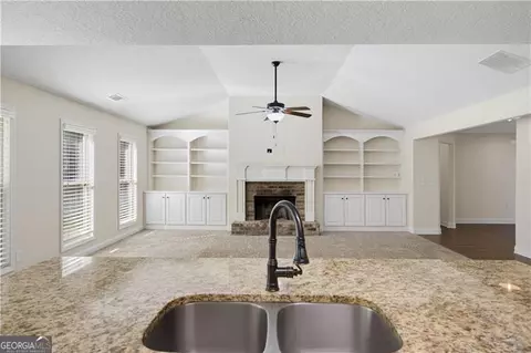Living - 2317 Matt Michell Ln, Monroe, GA 30655 photo 2 of 3