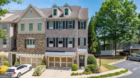 909 Dumaine Trce, Sandy Springs, GA 30328