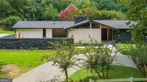 5435 High Point Rd, Sandy Springs, GA 30342