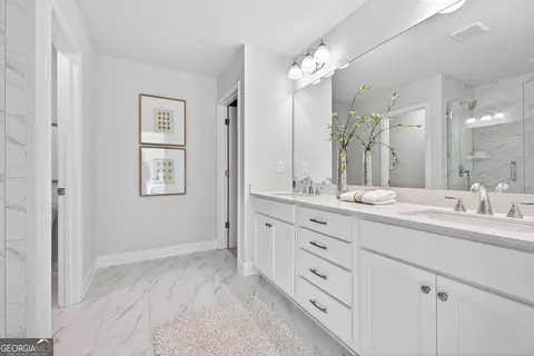 Bath - 1134 Bartlett Trce, Suwanee, GA 30024 photo 2 of 2