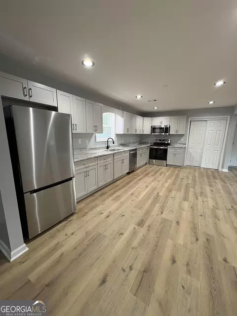 Kitchen - 501 Hillside Dr, Dublin, GA 31021 photo 1 of 3