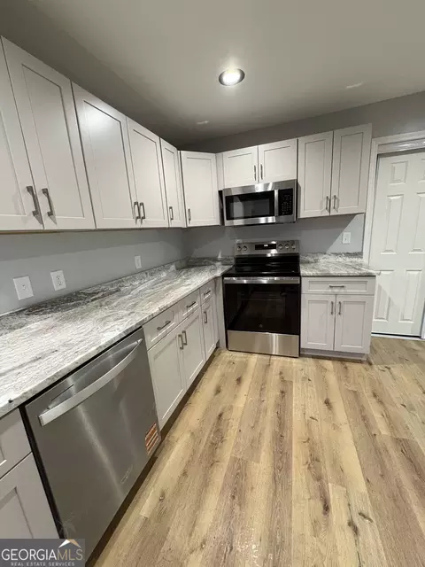 Kitchen - 501 Hillside Dr, Dublin, GA 31021 photo 3 of 3