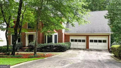 760 Edgewater Ln NW, Kennesaw, GA 30144