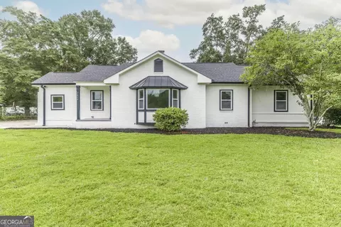 7498 Columbus Rd, Lizella, GA 31052