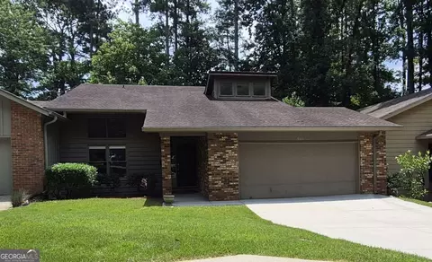 300 Cruise Ct, Roswell, GA 30076
