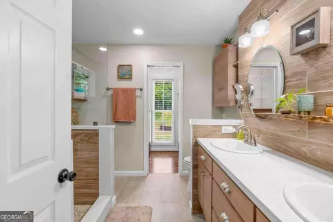Bath - 340 Flowers Dr, Covington, GA 30016 photo 2 of 5