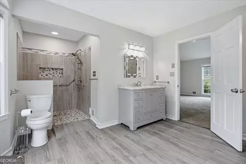 Bath - 93 Daniel Ct, Mcdonough, GA 30253 photo 3 of 5