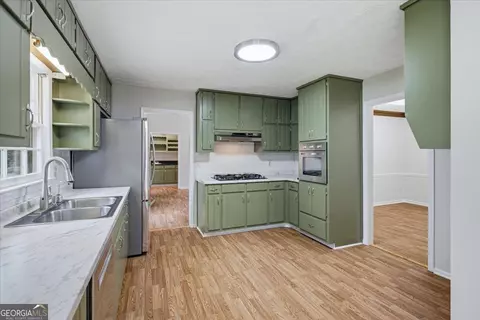 Kitchen - 93 Daniel Ct, Mcdonough, GA 30253 photo 2 of 4