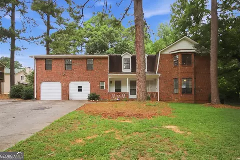 2498 Robinhood Dr, Ellenwood, GA 30294