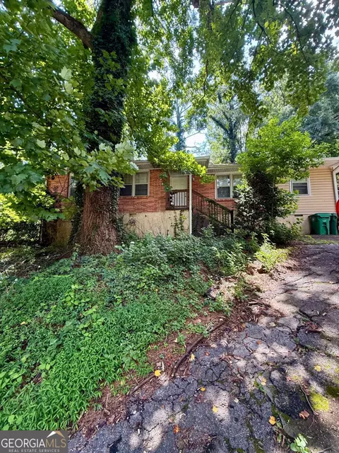 2716 Whites Mill Rd, Decatur, GA 30034