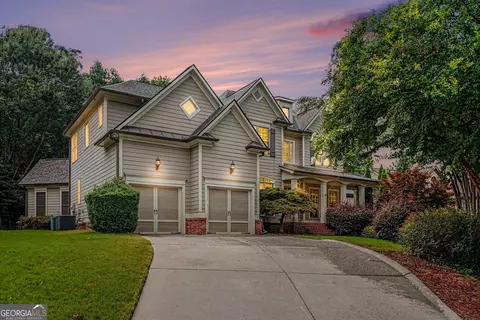 1762 Country Wood Dr, Hoschton, GA 30548