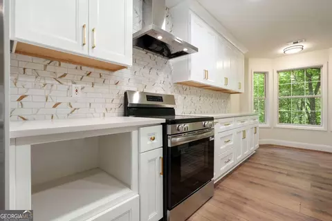 Kitchen - 305 Michael Cir, Canton, GA 30114 photo 2 of 3