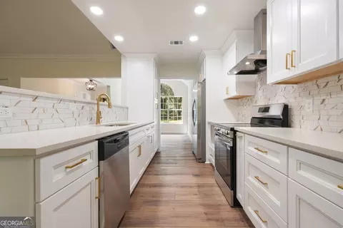 Entry Way - 305 Michael Cir, Canton, GA 30114 photo 4 of 5