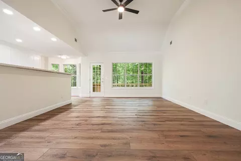 Living - 305 Michael Cir, Canton, GA 30114 photo 2 of 3