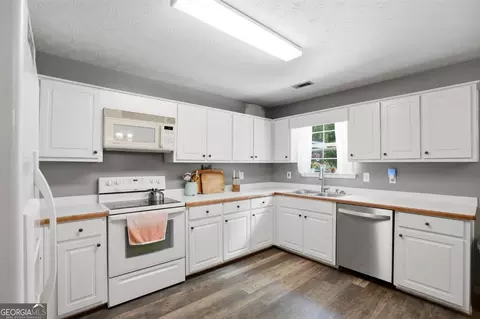 Kitchen - 85 Goldfinch Dr, Covington, GA 30016 photo 1 of 3