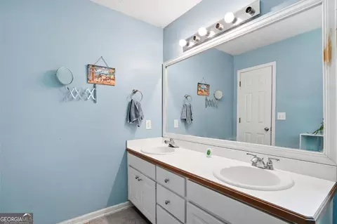 Bath - 85 Goldfinch Dr, Covington, GA 30016 photo 2 of 5