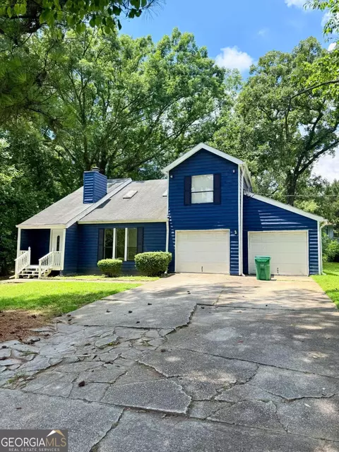 427 Chanterelle Dr, Stone Mountain, GA 30087
