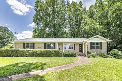 1318 E Lake Rd, Mcdonough, GA 30252