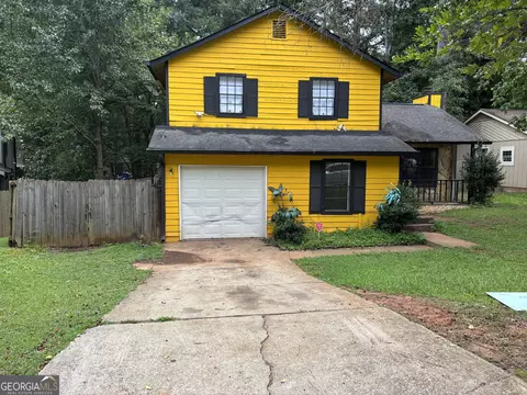 1036 Mainstreet Lake Dr, Stone Mountain, GA 30088
