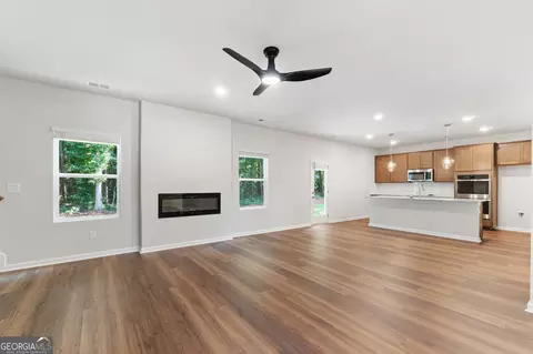 Living - 303 Hudson Ct, Jackson, GA 30233 photo 1 of 1