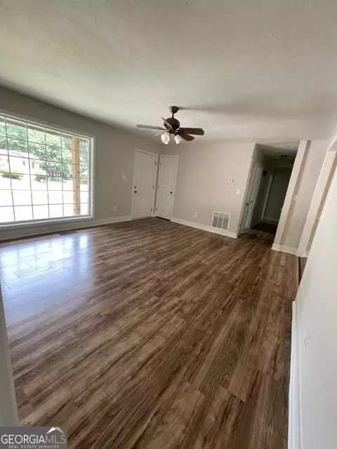 852 Pine Shadow Ln, Winder, GA 30680 photo 4