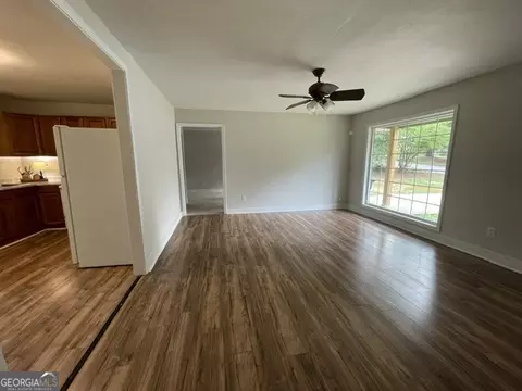 852 Pine Shadow Ln, Winder, GA 30680 photo 3